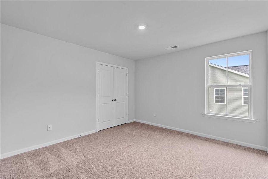 Spacious, unfurnished interior of a new home in Fieldstone, Lexington (Image 33).