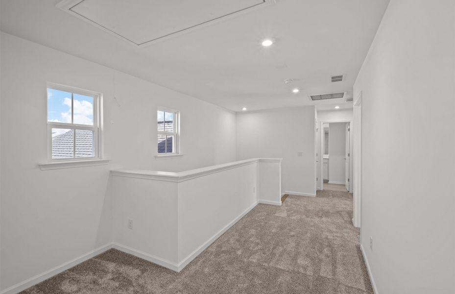 Spacious, unfurnished interior of a new home in Parkside Crossing, Charlotte (Image 41).