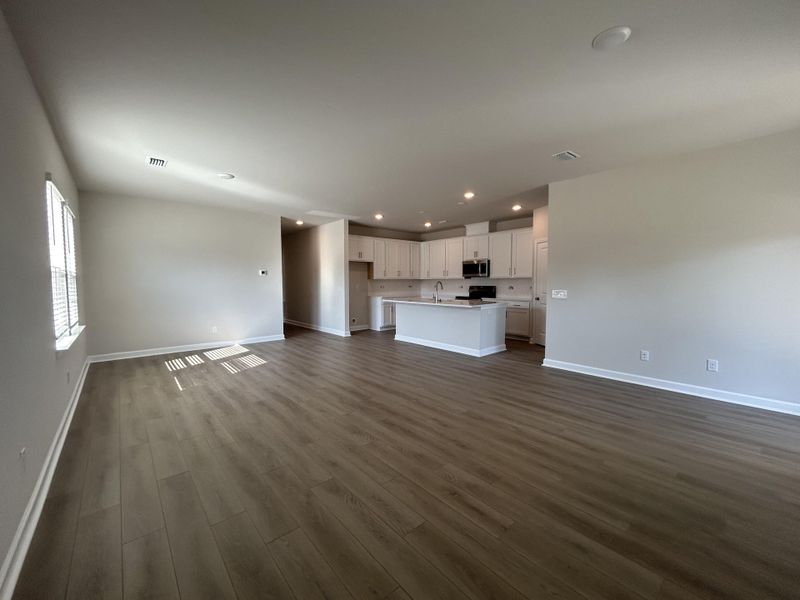 Spacious, unfurnished interior of a new home in , Ravenel (Image 18).