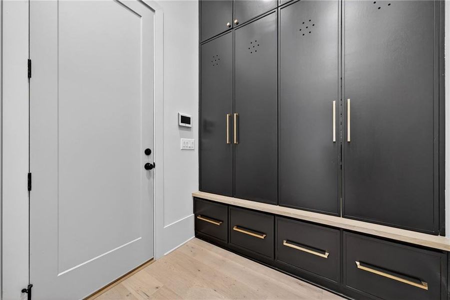 Spacious, unfurnished interior of a new home in , Atlanta (Image 20). Spacious, unfurnished interior of a new home in , Atlanta (Image 20).