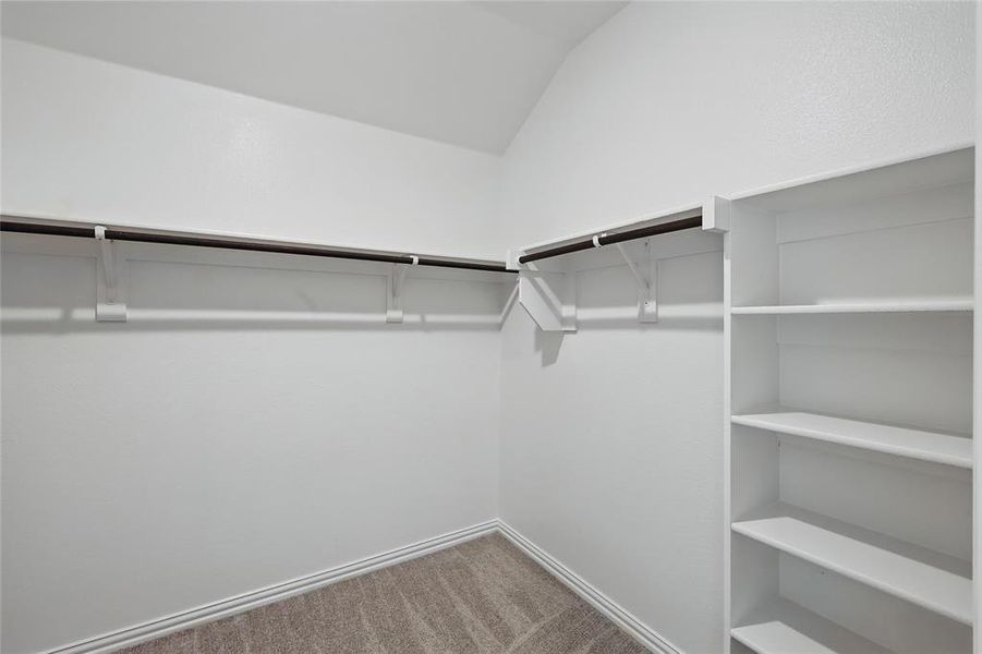 Spacious, unfurnished interior of a new home in Bel Air Village, Sherman (Image 15).