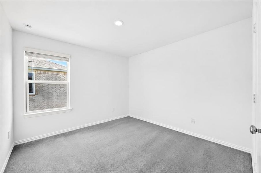 2620 Glacier Road ~ Ready Now!