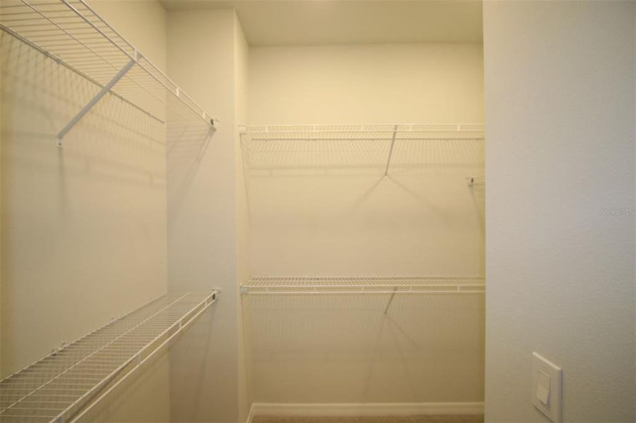 Spacious, unfurnished interior of a new home in , Orlando (Image 12).