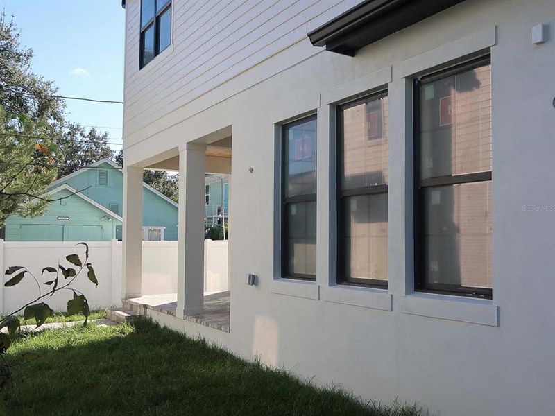 Exterior details and patio area of a home in , St. Petersburg (Image 4).