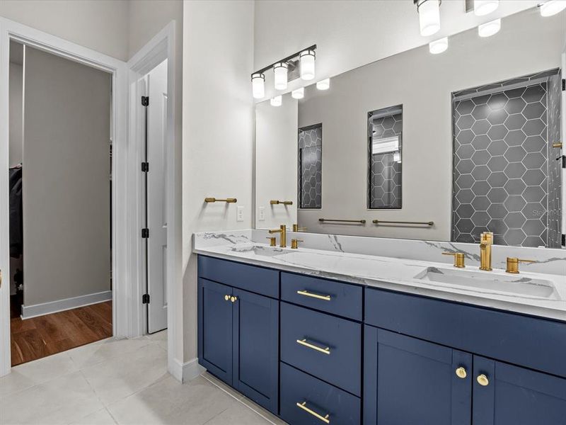 Furnished interior view inside a new home in , Montverde (Image 9).