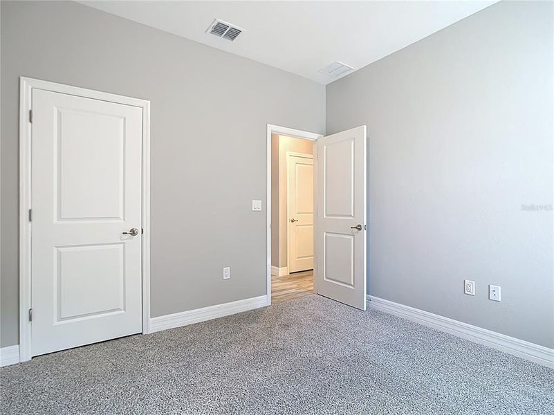 Spacious, unfurnished interior of a new home in , North Port (Image 13).