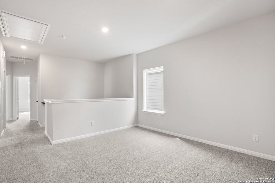 Spacious, unfurnished interior of a new home in Melissa Ranch, San Antonio (Image 25). Spacious, unfurnished interior of a new home in Melissa Ranch, San Antonio (Image 25).