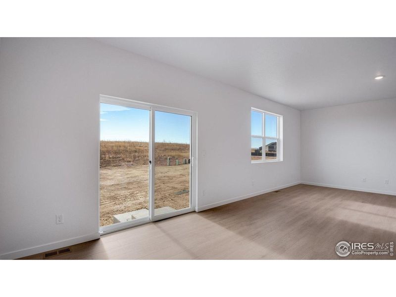 Spacious, unfurnished interior of a new home in Vista Meadows, Fort Lupton (Image 45).