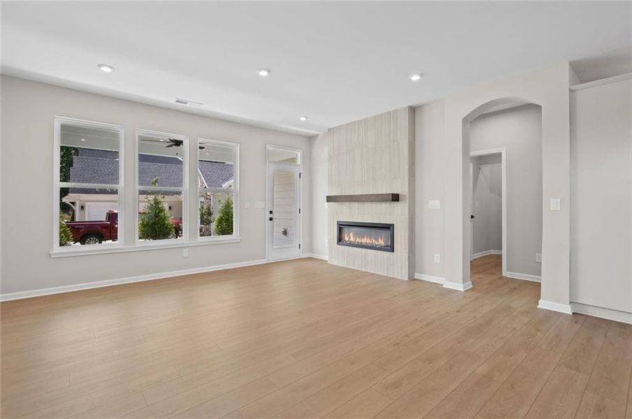 Spacious, unfurnished interior of a new home in Easton Park, Dallas (Image 15). Spacious, unfurnished interior of a new home in Easton Park, Dallas (Image 15).