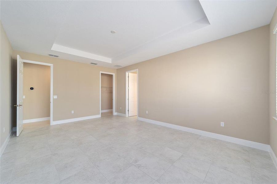 Spacious, unfurnished interior of a new home in , Ocala (Image 19).
