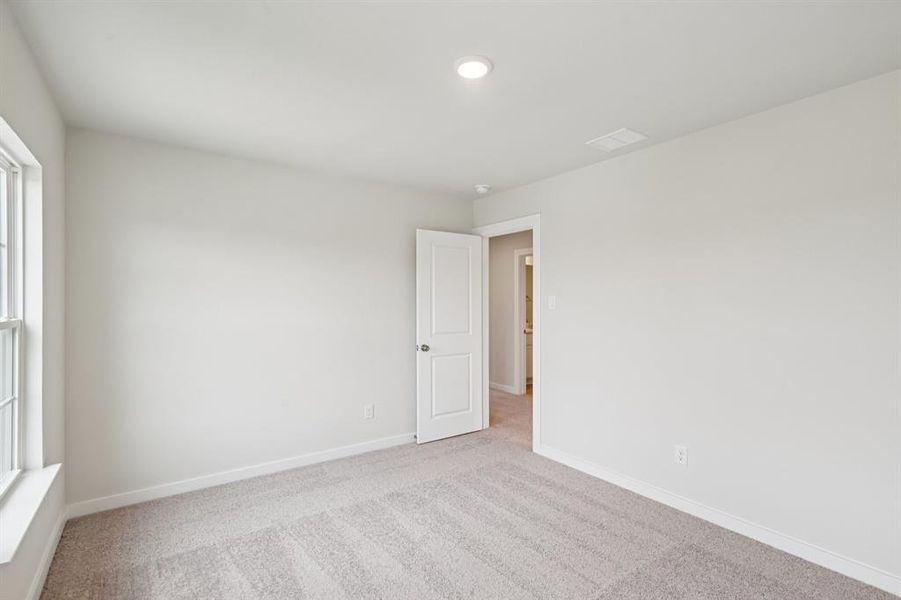 Spacious, unfurnished interior of a new home in Summerwood Estates, Red Oak (Image 30). Spacious, unfurnished interior of a new home in Summerwood Estates, Red Oak (Image 30).