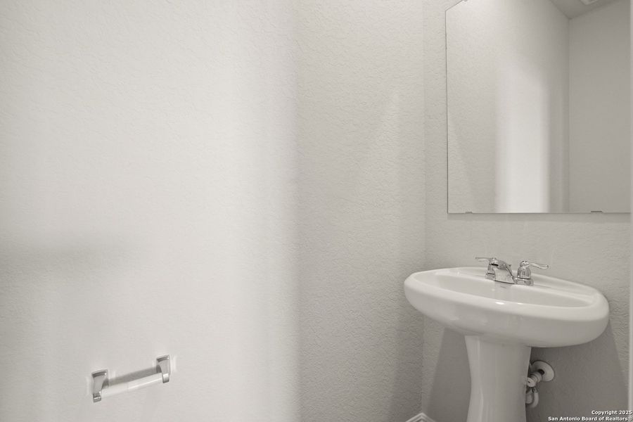 Image 31 of a home in Cinco Lakes. Image 31 of a home in Cinco Lakes.