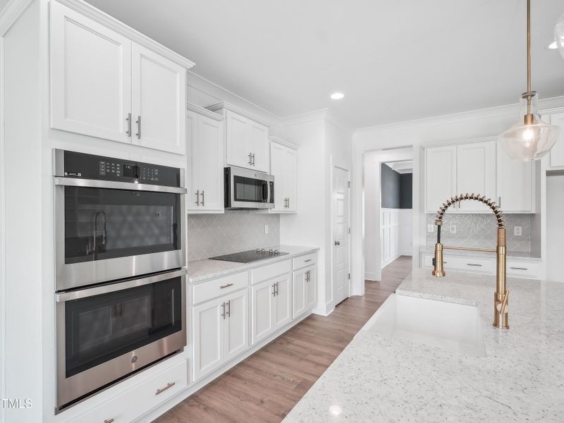 12-print-Hewitt Woods Dr-1104-013