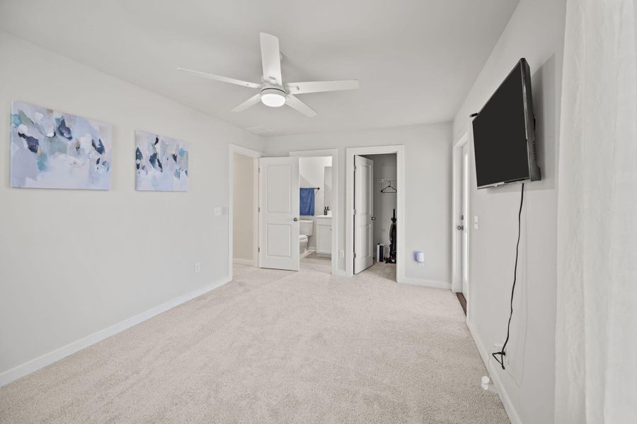 Spacious, unfurnished interior of a new home in , Hanahan (Image 23).