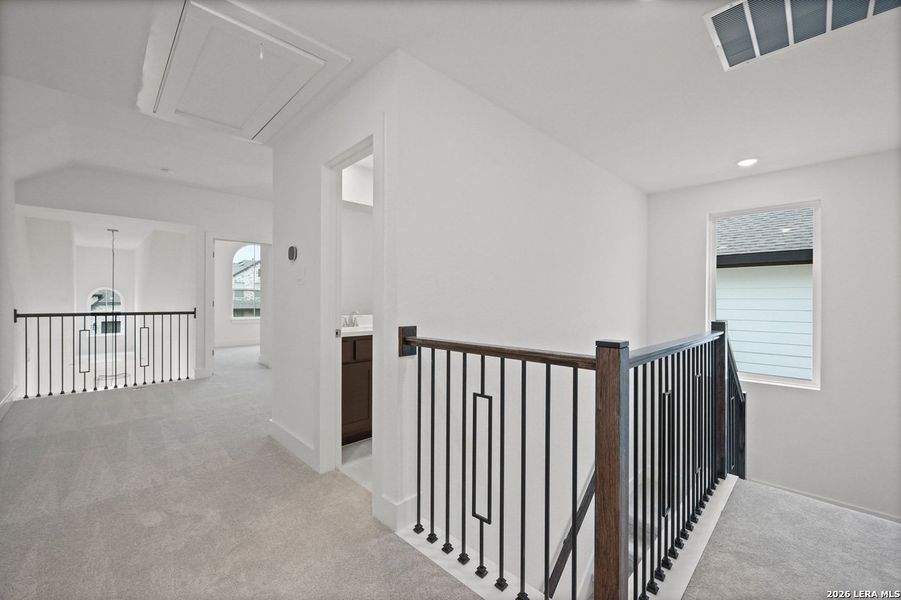 Spacious, unfurnished interior of a new home in Davis Ranch, San Antonio (Image 27).