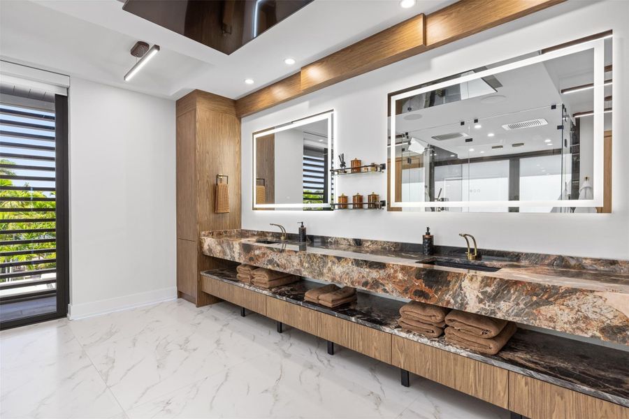 Furnished interior view inside a new home in , Fort Lauderdale (Image 5).