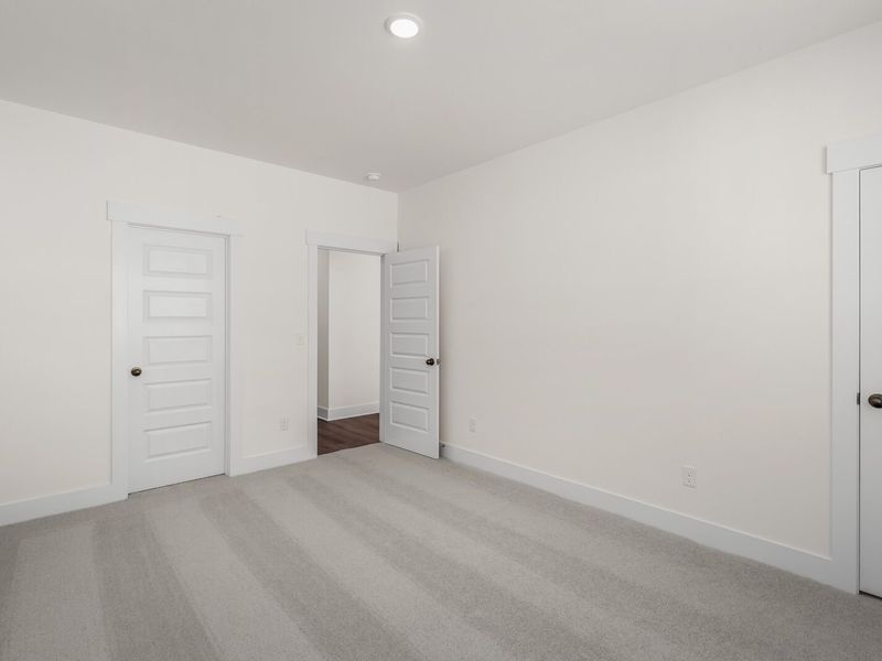 Spacious, unfurnished interior of a new home in Woods Crossing, Gallatin (Image 38).
