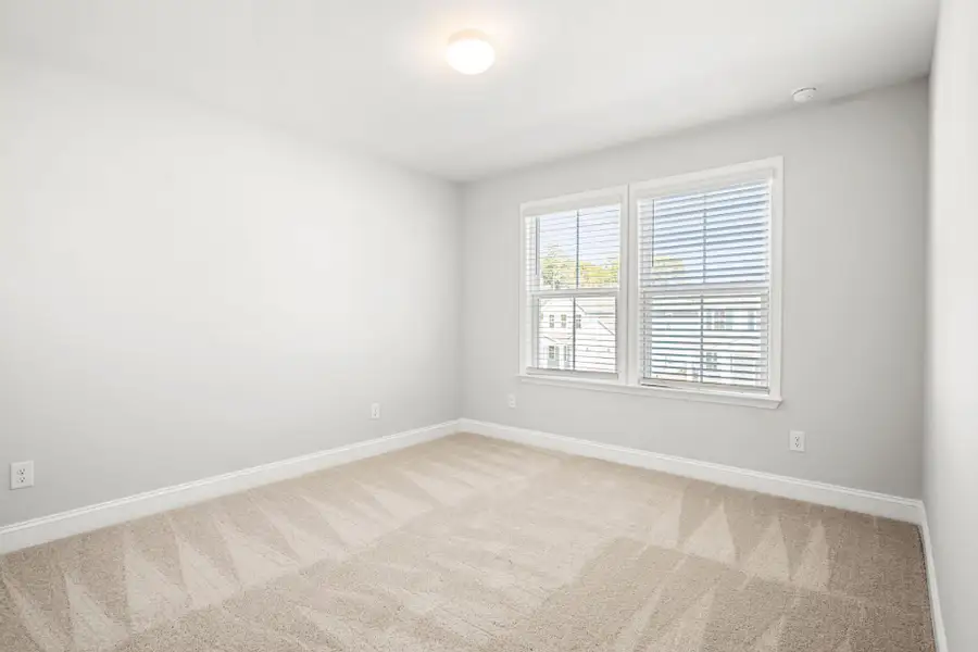 Spacious, unfurnished interior of a new home in Salem Bay, Beaufort (Image 11).