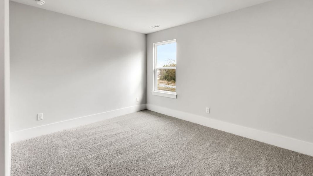 Spacious, unfurnished interior of a new home in Vineyard Trail, Jacksonville (Image 32).