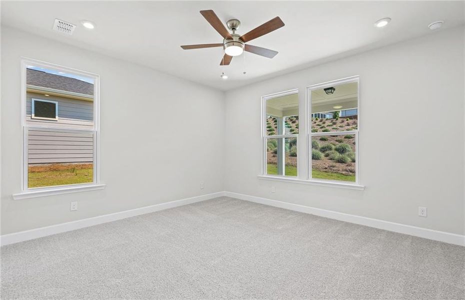 Spacious, unfurnished interior of a new home in Del Webb at Lake Oconee, Greensboro (Image 16).