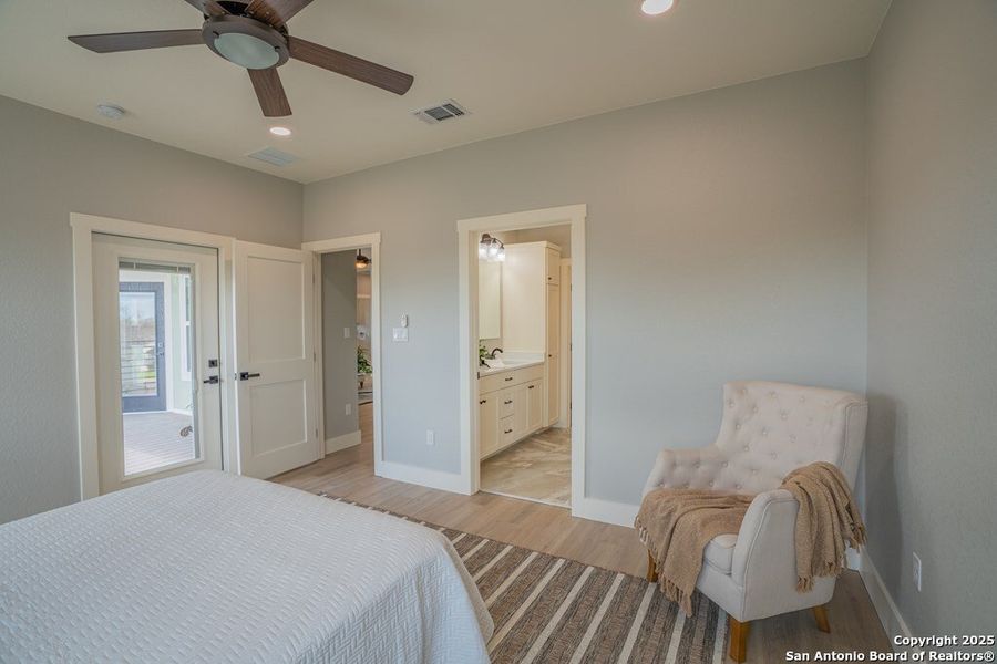 Furnished interior view inside a new home in , Kerrville (Image 9).