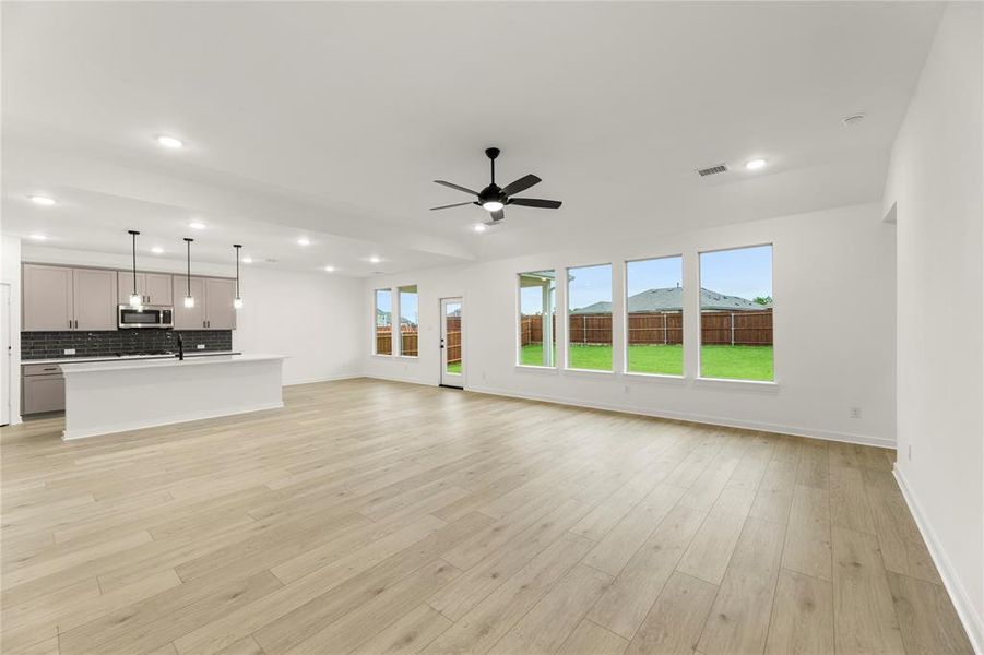 07. 3011 Genevieve - Family 07. 3011 Genevieve - Family