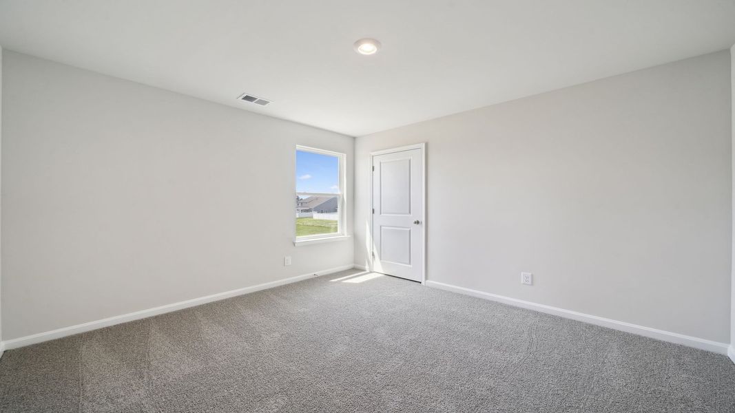Spacious, unfurnished interior of a new home in Tooley Harbor, Elizabeth City (Image 29).