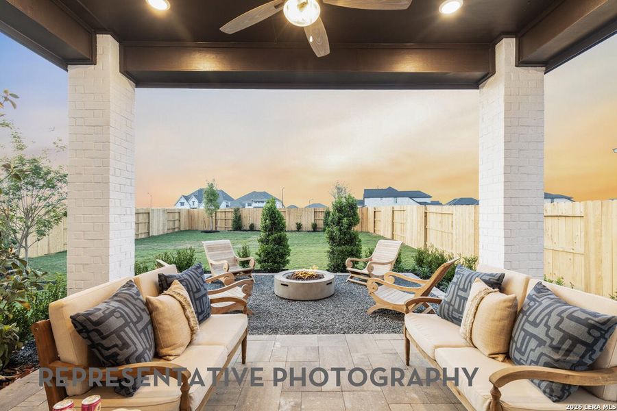 Exterior details and patio area of a home in Davis Ranch, San Antonio (Image 2).