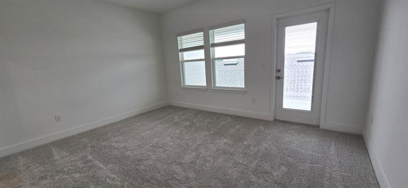 Spacious, unfurnished interior of a new home in , Winter Garden (Image 14).