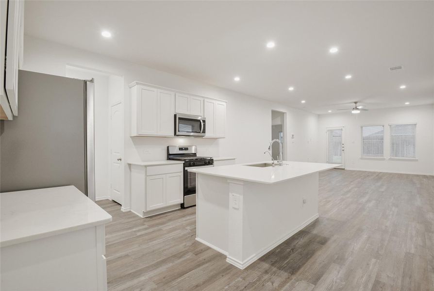Furnished interior view inside a new home in River Ranch Meadows, Dayton (Image 5). Furnished interior view inside a new home in River Ranch Meadows, Dayton (Image 5).