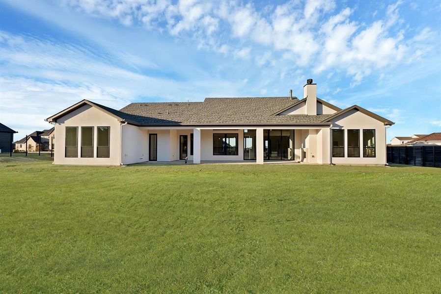 Exterior details and patio area of a home in Azalea Hollow, Midlothian (Image 3).