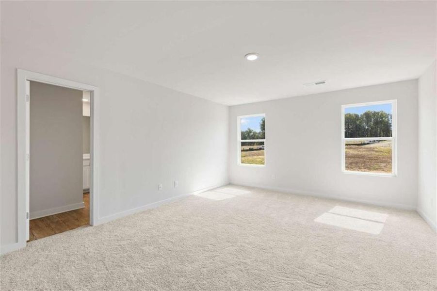 Spacious, unfurnished interior of a new home in , Lawrenceville (Image 24).