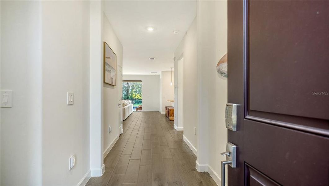 Spacious, unfurnished interior of a new home in Lorraine Lakes at Lakewood Ranch, Lakewood Ranch (Image 20).