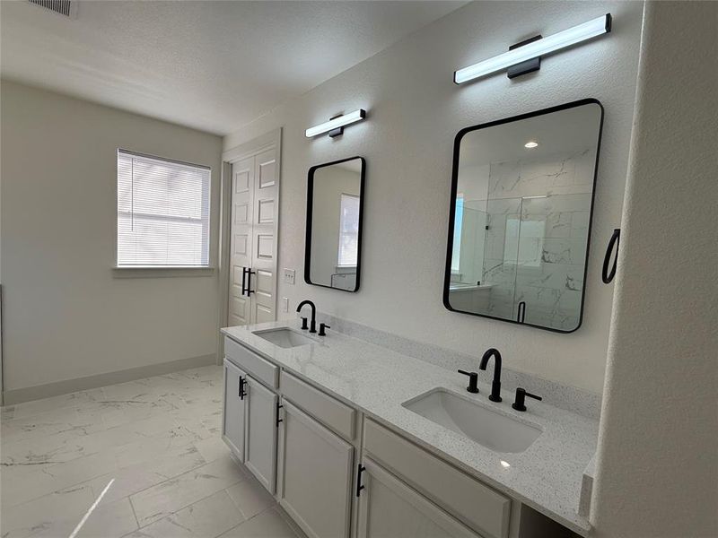 Furnished interior view inside a new home in , Mineral Wells (Image 4).