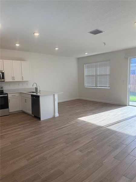 Spacious, unfurnished interior of a new home in , Homestead (Image 28).