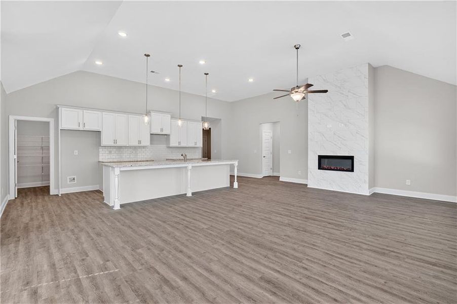 Spacious, unfurnished interior of a new home in Waters Edge, Mansfield (Image 10).