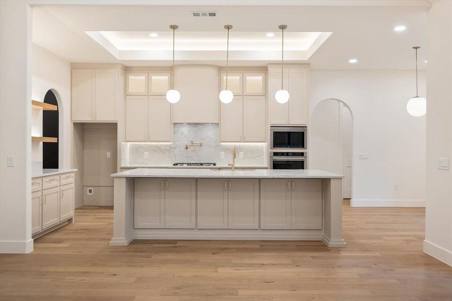 Furnished interior view inside a new home in , Corsicana (Image 7).