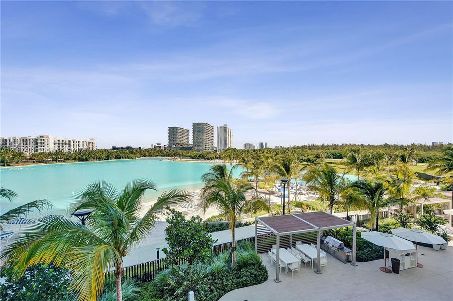 Condo located in Miami, FL showcasing its design and architecture (Image 3).