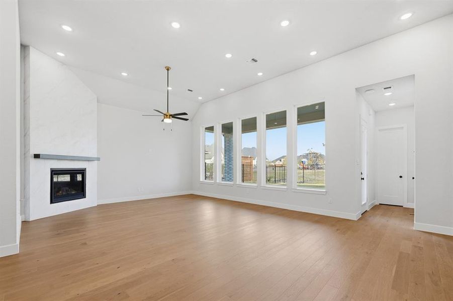 Spacious, unfurnished interior of a new home in Saddle Star Estates, Rockwall (Image 14).
