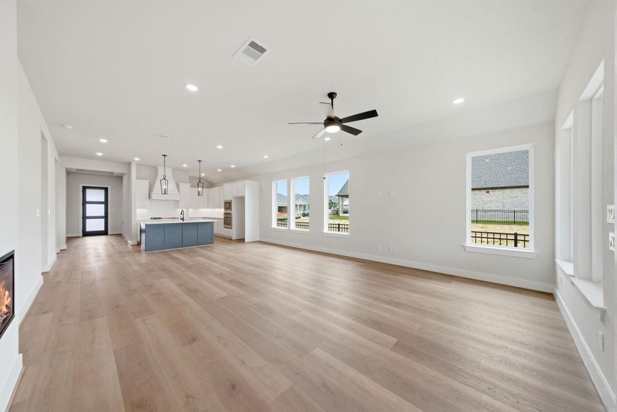 Spacious, unfurnished interior of a new home in Chambers Creek, Willis (Image 18).