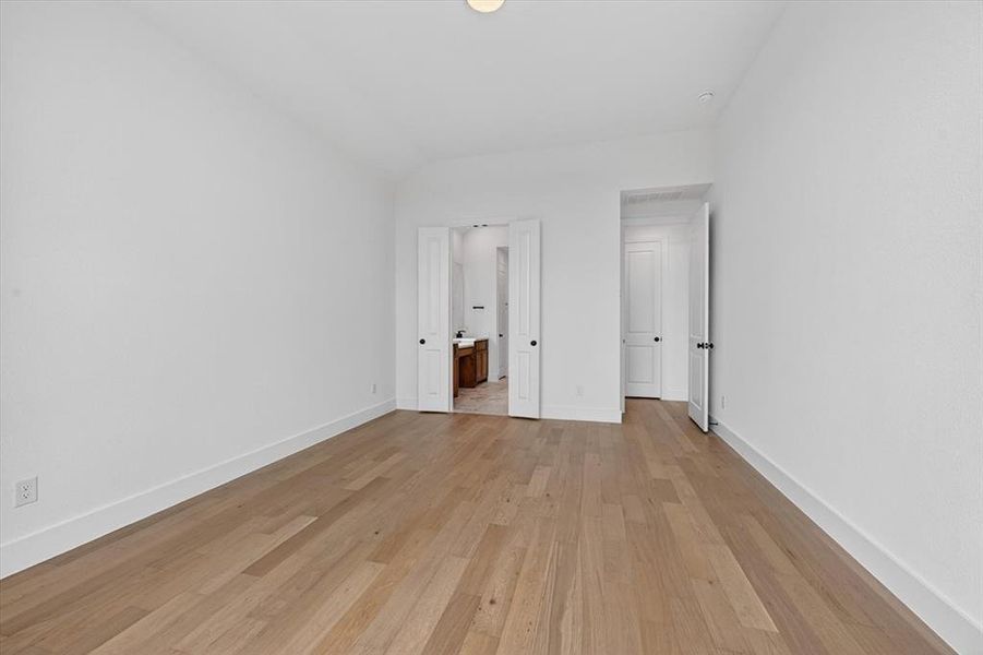 Spacious, unfurnished interior of a new home in Mosaic, Celina (Image 18).