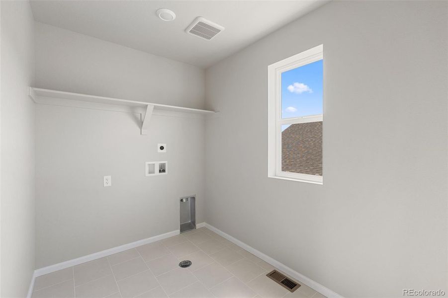 Spacious, unfurnished interior of a new home in The Legacy Collection at Talon Pointe, Thornton (Image 29).