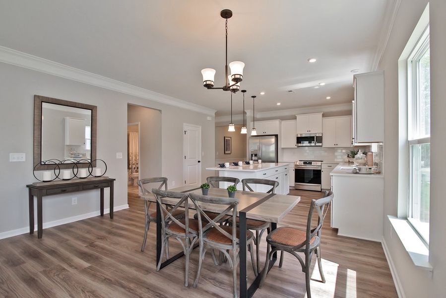 The Telfair - Breakfast Area and Kitchen