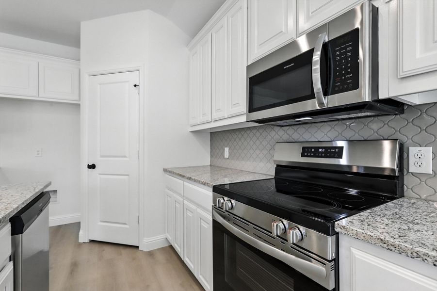 Representative furnished interior of a home built from the Iverson I by Cheldan Homes in Pitcock Addition, Graham (Image 18).