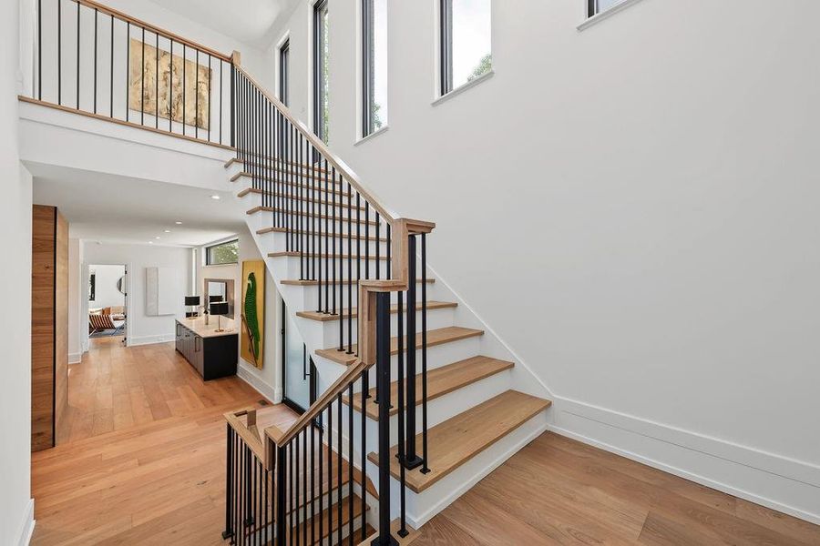 Image 98 of a home in .