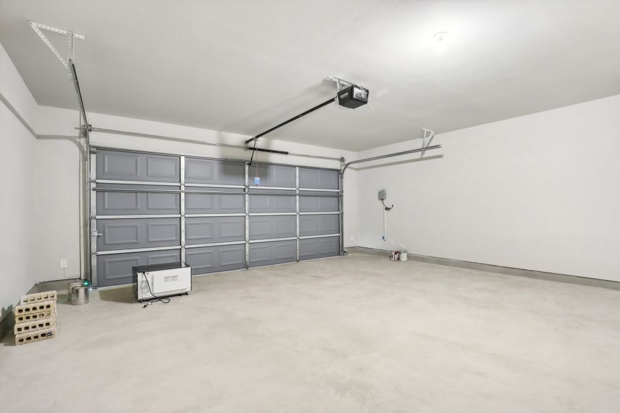 Garage in the Oleander floorplan at a Meritage Homes community. Garage in the Oleander floorplan at a Meritage Homes community.