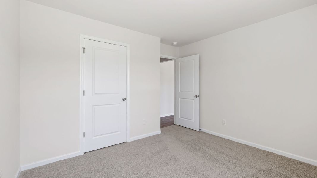 Spacious, unfurnished interior of a new home in Cedar Gap, Fountain Inn (Image 22).