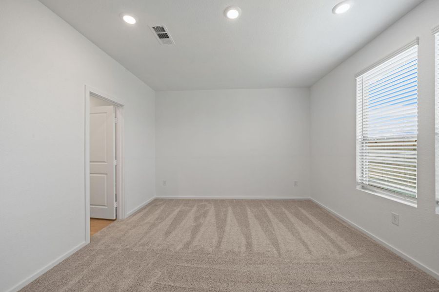 Spacious, unfurnished interior of a new home in Crosby Farms, Crosby (Image 7).