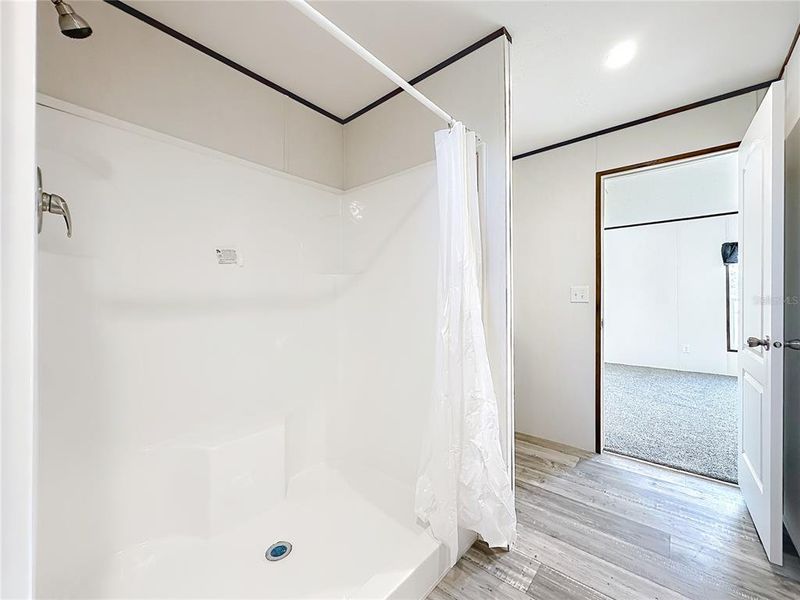 Spacious, unfurnished interior of a new home in , Pomona Park (Image 18).