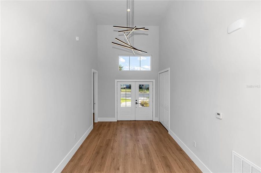 Spacious, unfurnished interior of a new home in , Winter Park (Image 33).